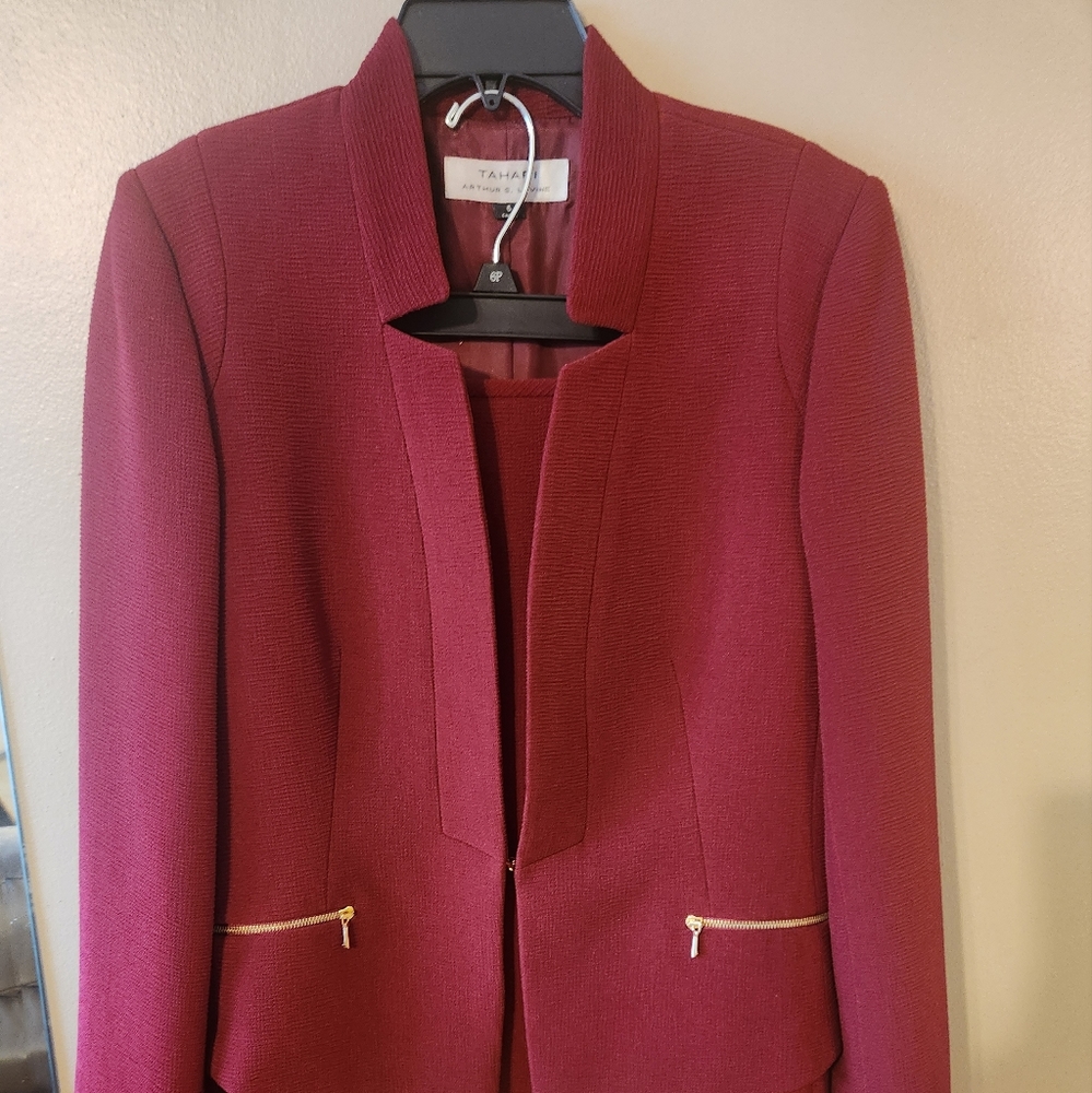 Tahari Skirt Suit, Jacket and Skirt, Burgundy, 6 Jacket and 6P Skirt